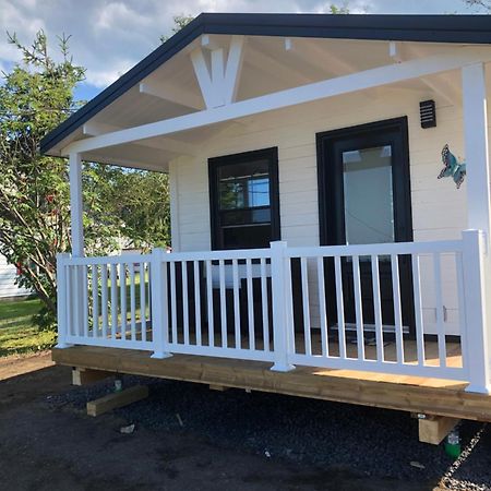 Les Chalets De La Colline Inc Baie-Sainte-Catherine Luaran gambar