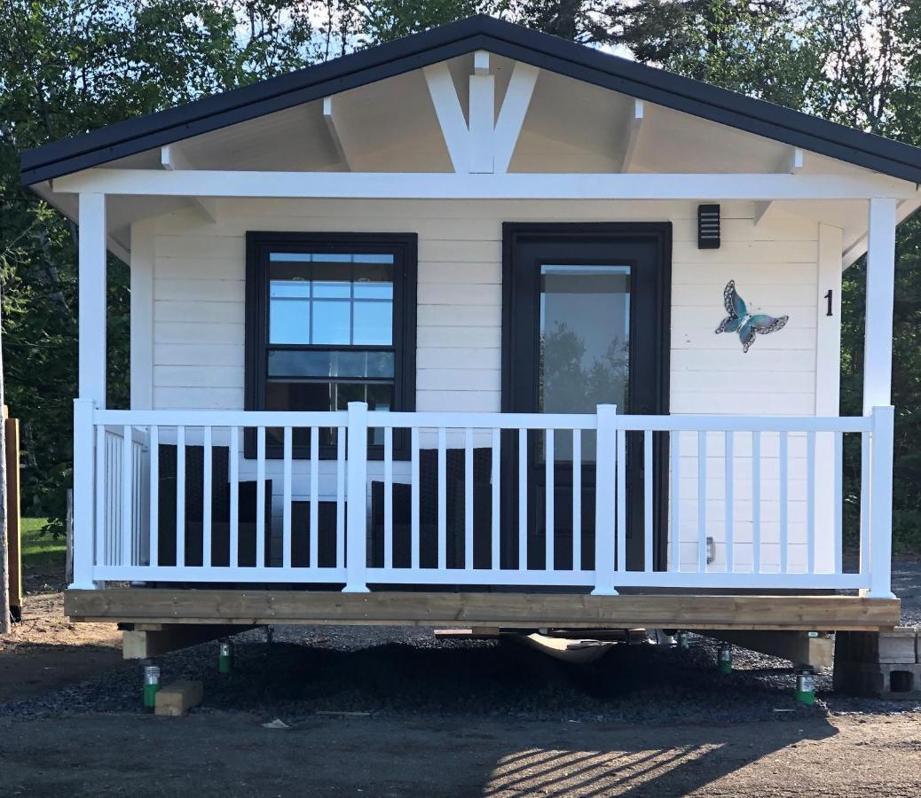 Les Chalets De La Colline Inc Baie-Sainte-Catherine Luaran gambar