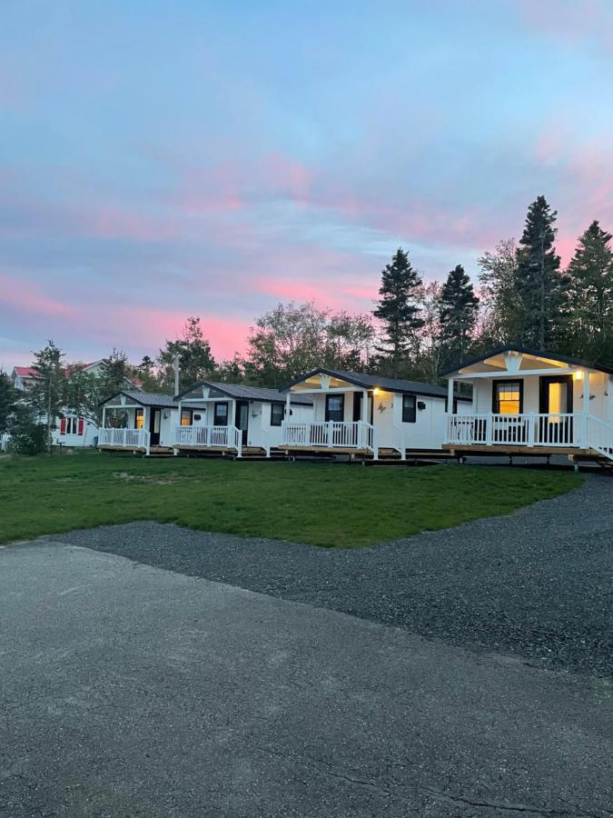 Les Chalets De La Colline Inc Baie-Sainte-Catherine Luaran gambar